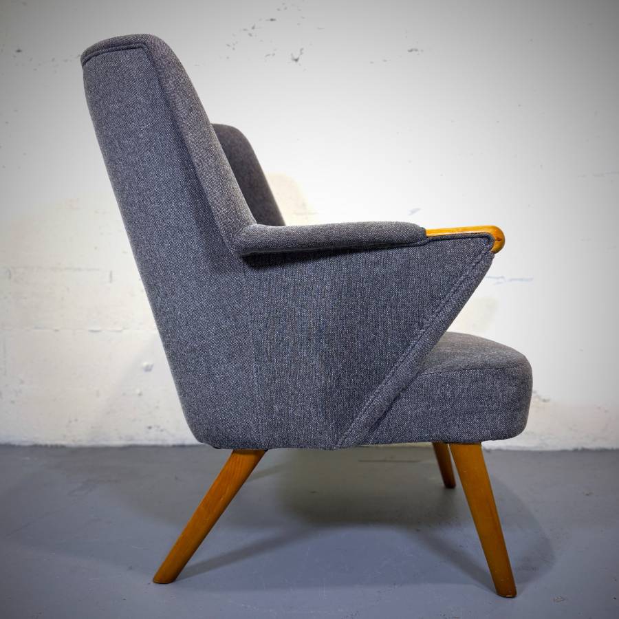 Mid century modern Hans Wegner style sofa chair — photograph 4 of 7