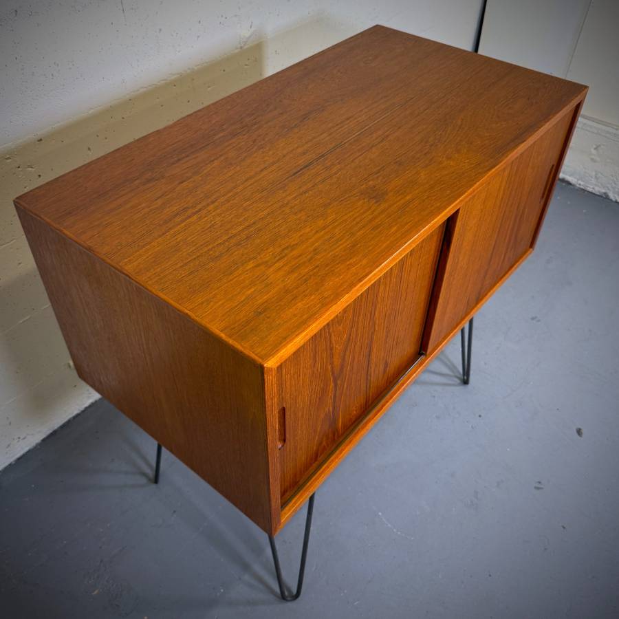 Beautiful mid century modern teak atomic credenza — photograph 5 of 6