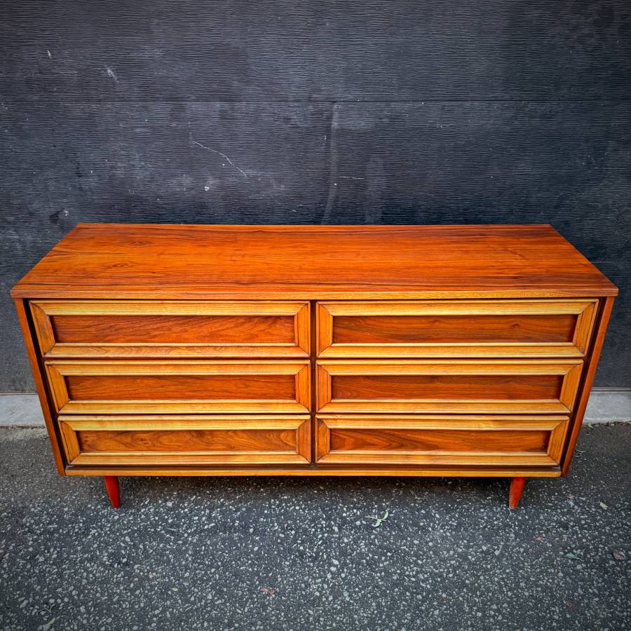 Mid century modern walnut 6 drawer dresser — photograph 4 of 6