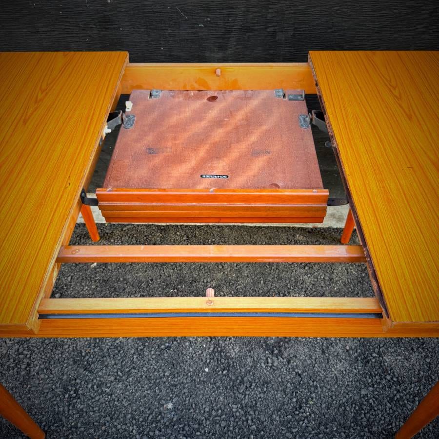 Mid century modern teak style dining table — photograph 5 of 8