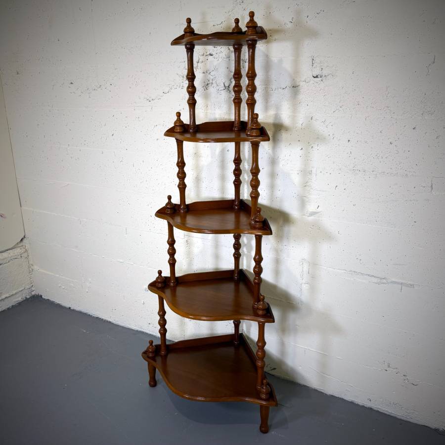 Mid century modern vintage walnut corner shelf — photograph 6 of 6