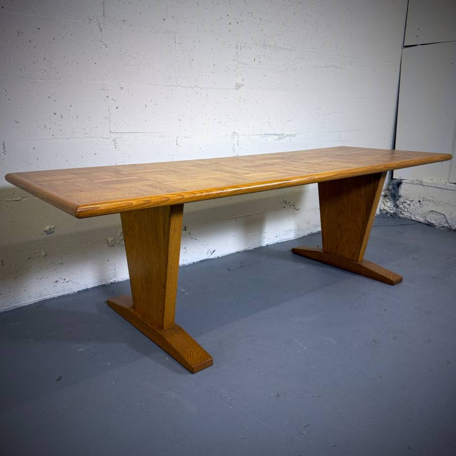 Mid century modern oak pedestal coffee table — photograph 4 of 5
