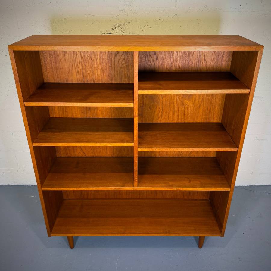 Stunning high quality danish modern teak shelving unit — photograph 4 of 6