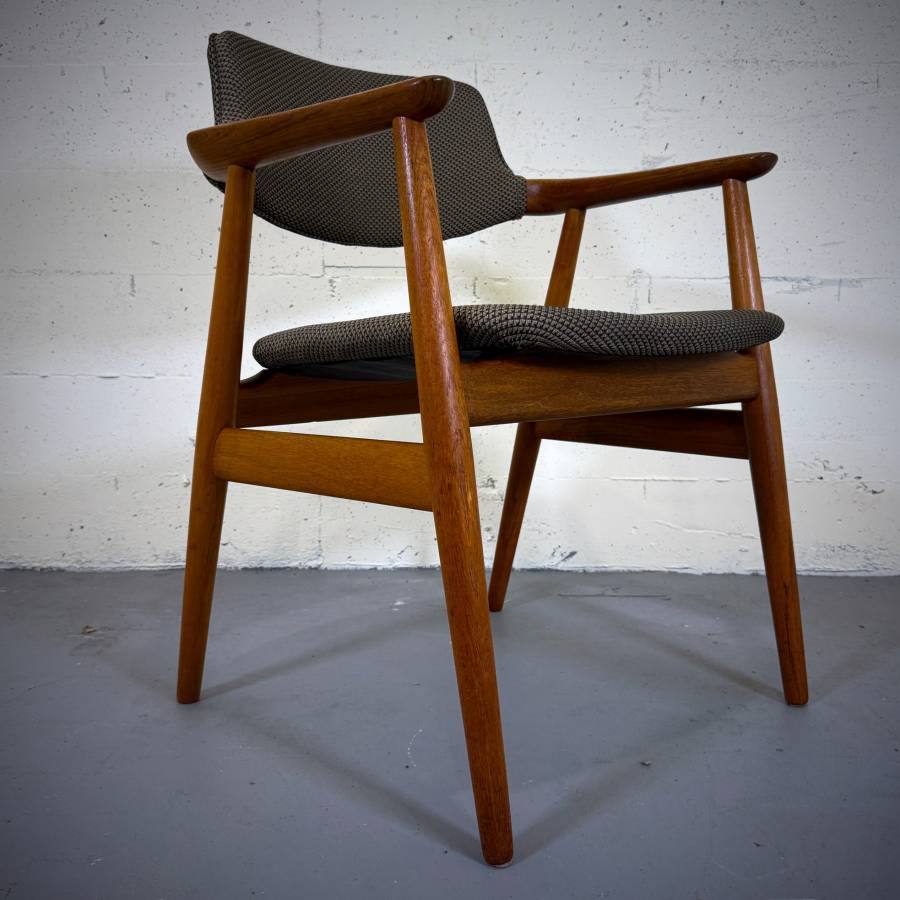 1960s Danish teak Model GM11 Armchair by Erik Kirkegaard for Glostrup — photograph 6 of 7