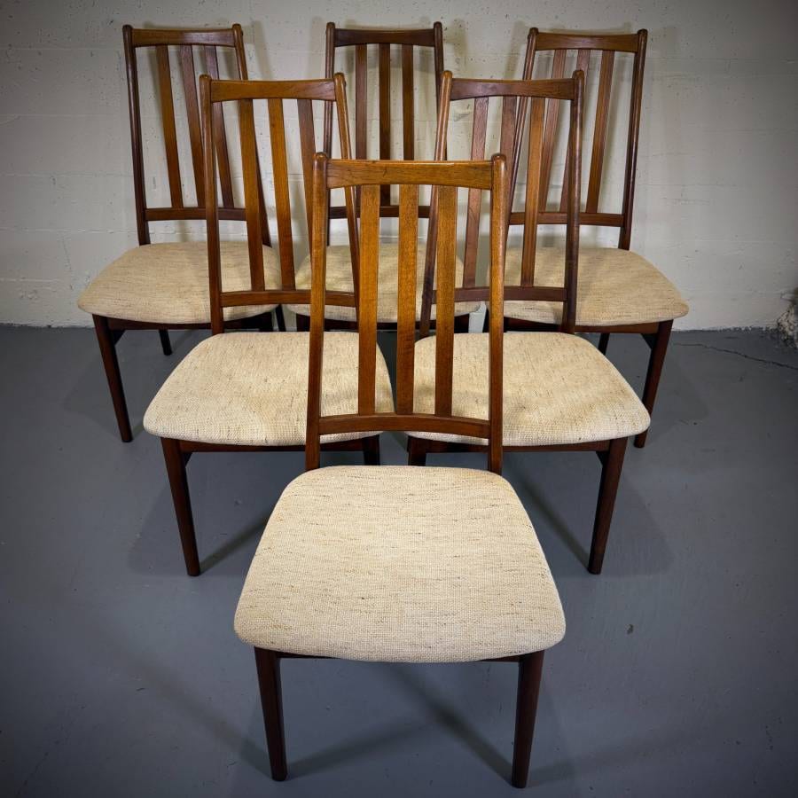 Set of 6 mid century modern rosewood dining chairs — photograph 2 of 8