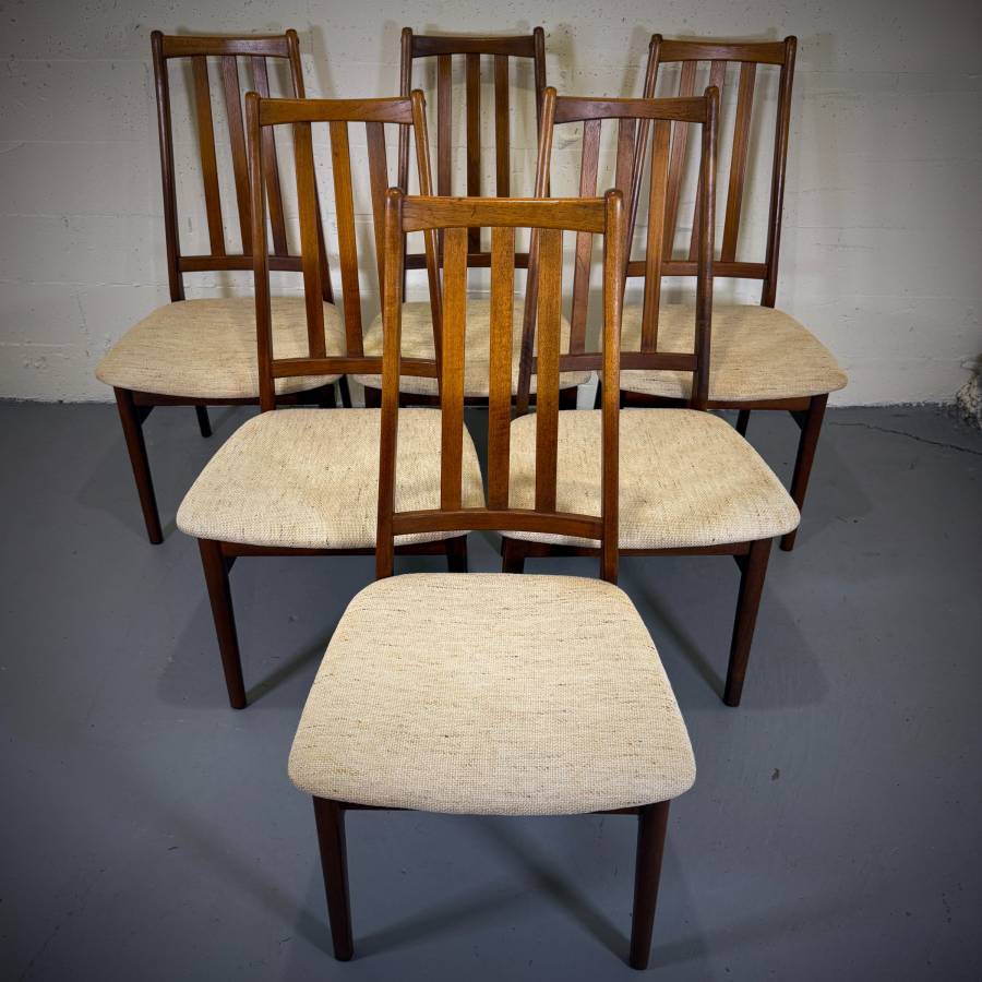 Set of 6 mid century modern rosewood dining chairs — photograph 2 of 8