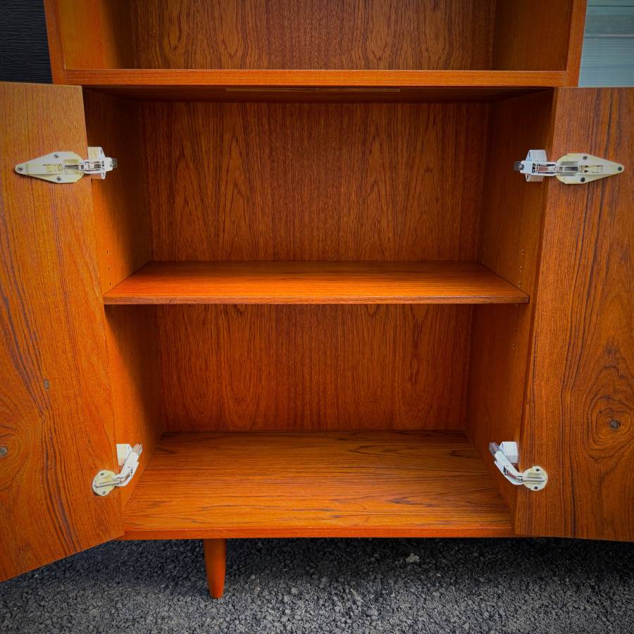 Beautiful slim profile mid century modern teak credenza shelving unit — photograph 7 of 8