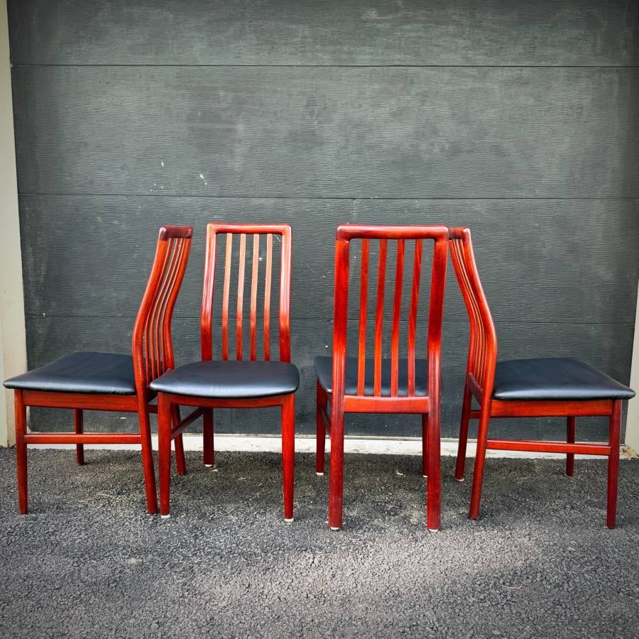 Beautiful vintage danish modern rosewood dining chairs — photograph 8 of 13