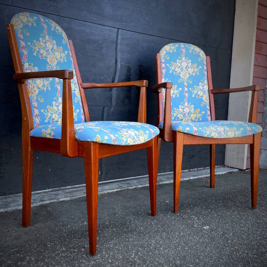Pair of mid century modern teak arm chairs — photograph 3 of 8