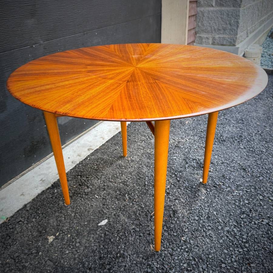 Mid century modern teak sunburst coffee table — photograph 4 of 5