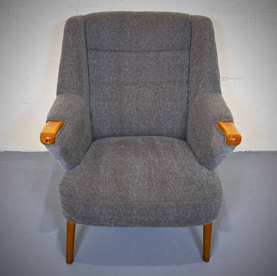 Mid century modern Hans Wegner style sofa chair — photograph 5 of 7