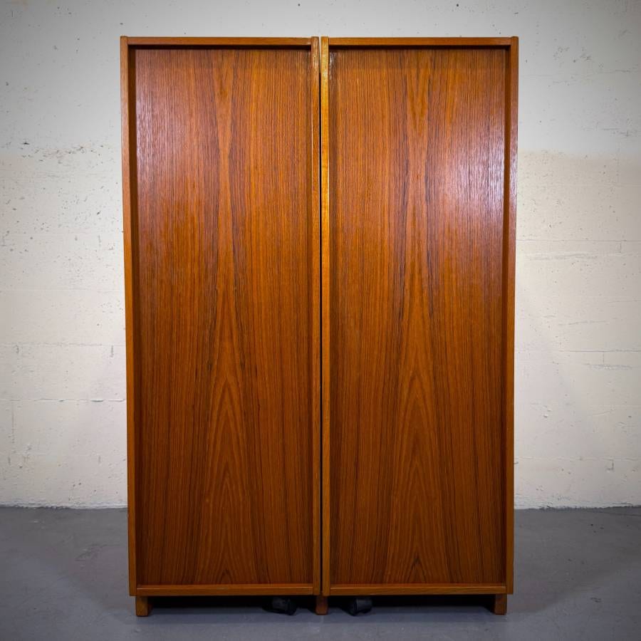 Rare 'Magic Box' fold out danish teak desk by Nils Erik Glasdam — photograph 10 of 13