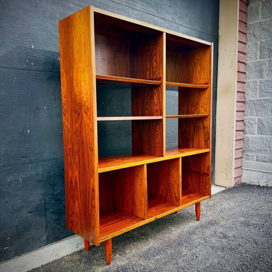 Mid century modern danish rosewood shelving unit — photograph 3 of 5