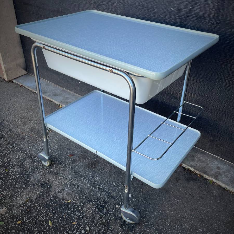 Unique vintage mcm atomic bar cart with sunken ice tray — photograph 5 of 7