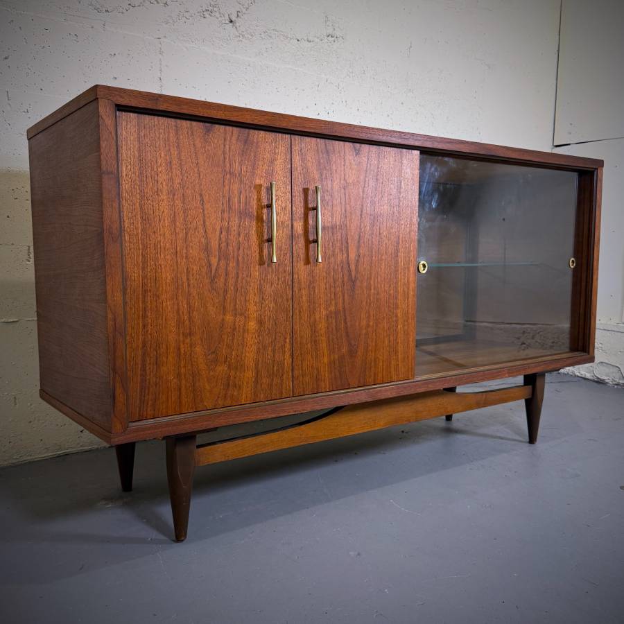 Beautiful mid century modern walnut and glass credenza — photograph 3 of 7