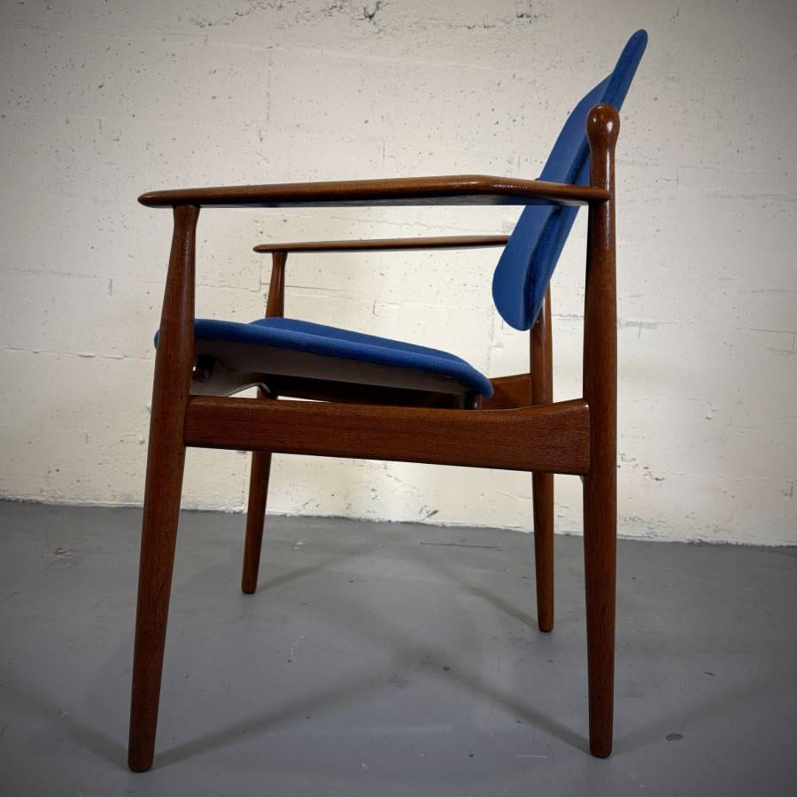 Gorgeous Arne Vodder mcm teak armchair model FD184/L made in Denmark — photograph 4 of 8
