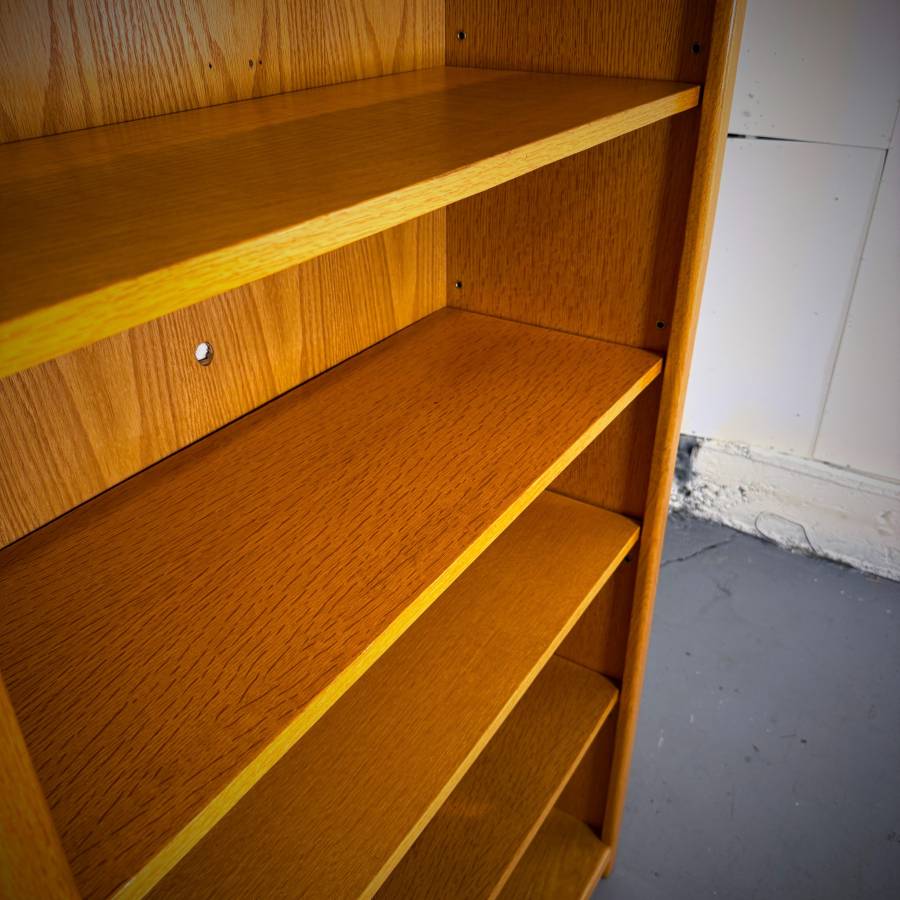 Vintage mcm oak shelving unit — photograph 5 of 5
