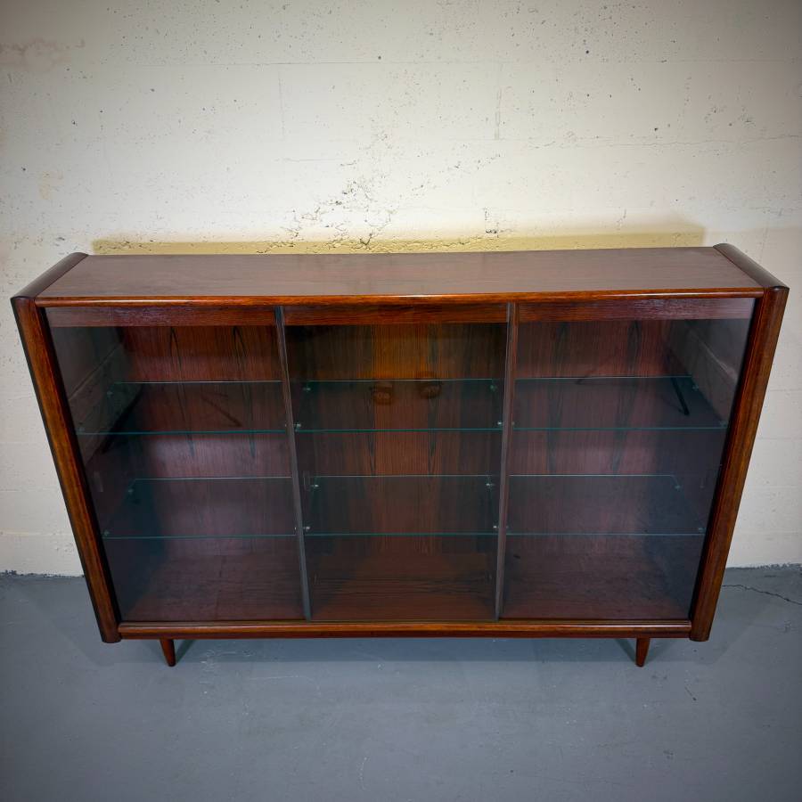 Mid century modern danish rosewood and glass cabinet with lights — photograph 6 of 7