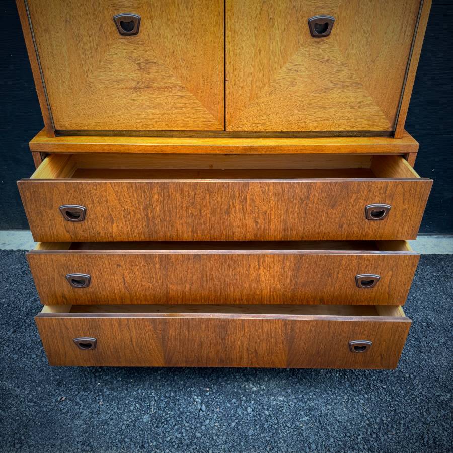 Large mid century modern walnut chest of drawers — photograph 6 of 8