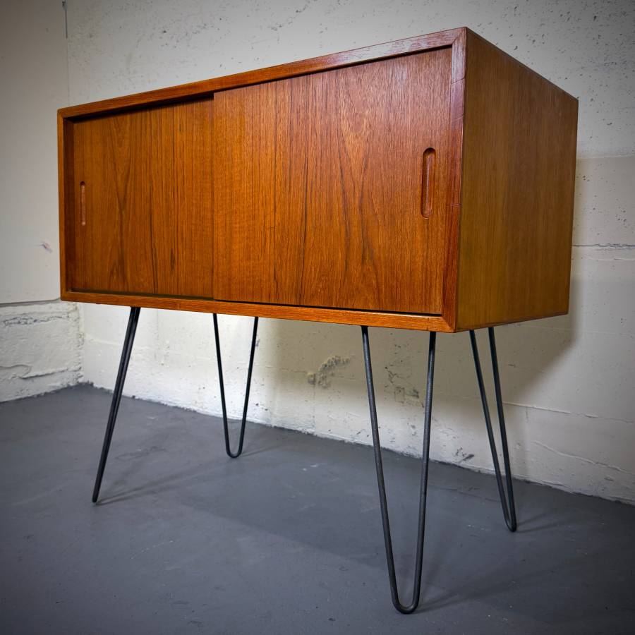 Beautiful mid century modern teak atomic credenza — photograph 3 of 6