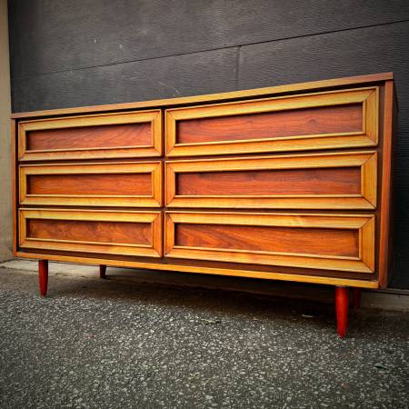 Mid century modern walnut 6 drawer dresser