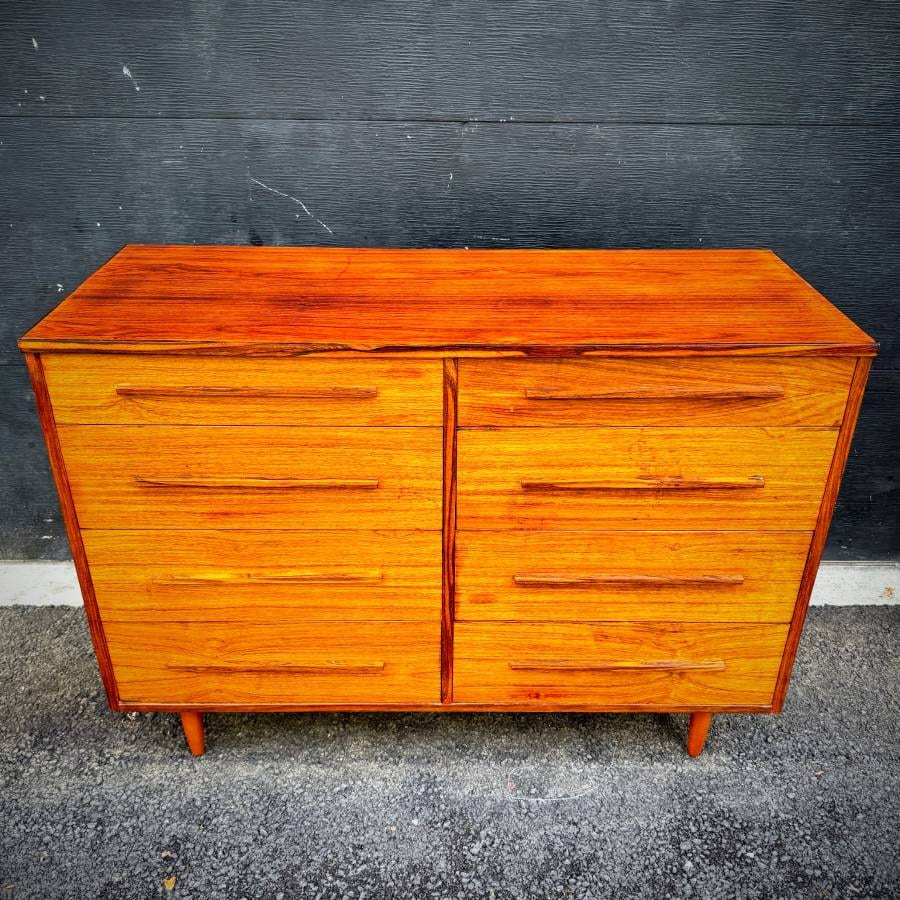 Mid century modern rosewood 8 drawer dresser — photograph 4 of 6