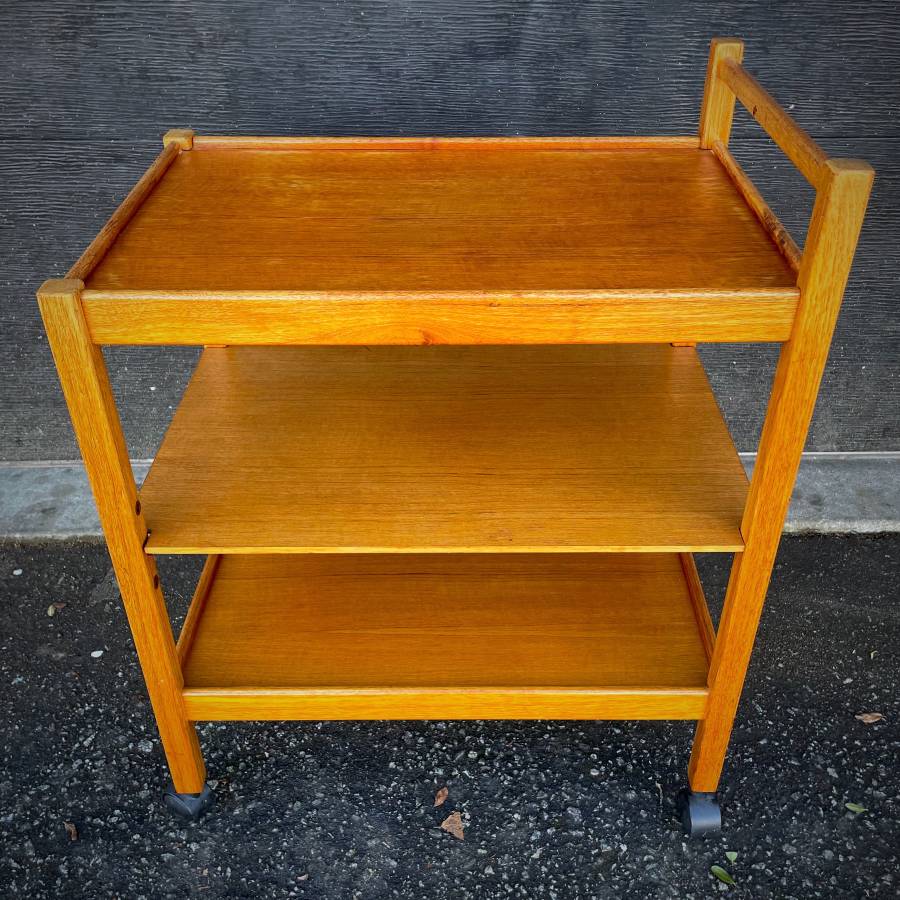 Compact mcm teak bar cart — photograph 4 of 4