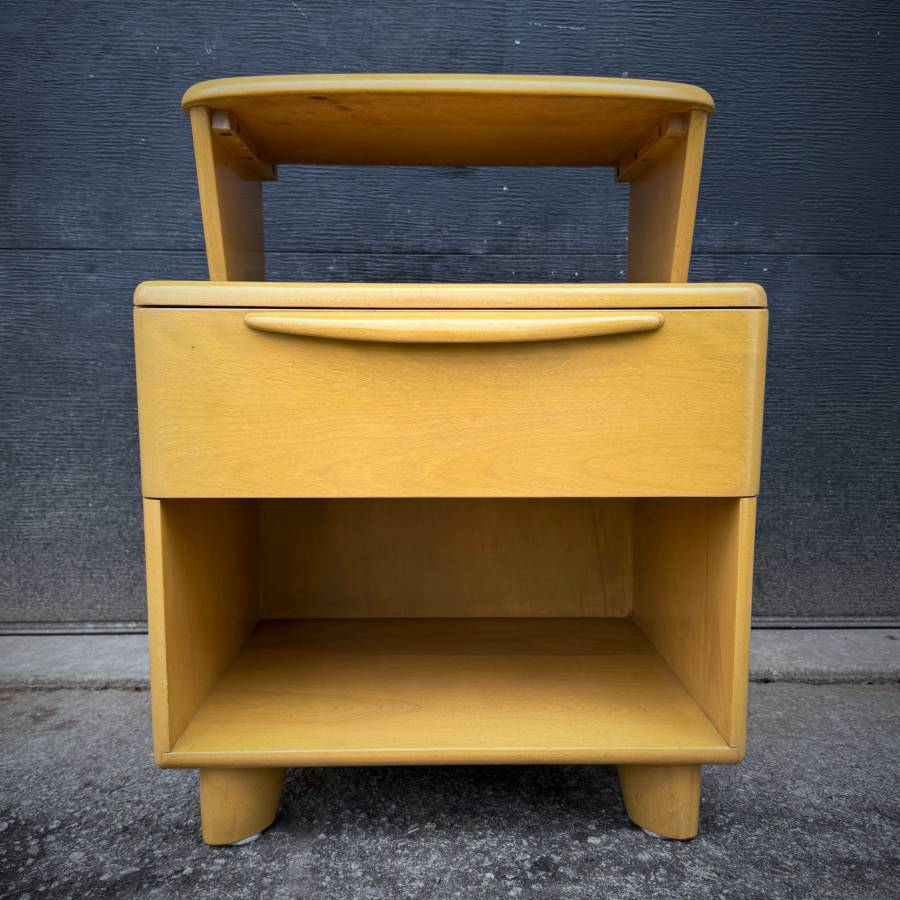 Heywood Wakefield Mid century modern Encore Nightstand — photograph 2 of 7