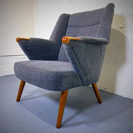 Mid century modern Hans Wegner style sofa chair