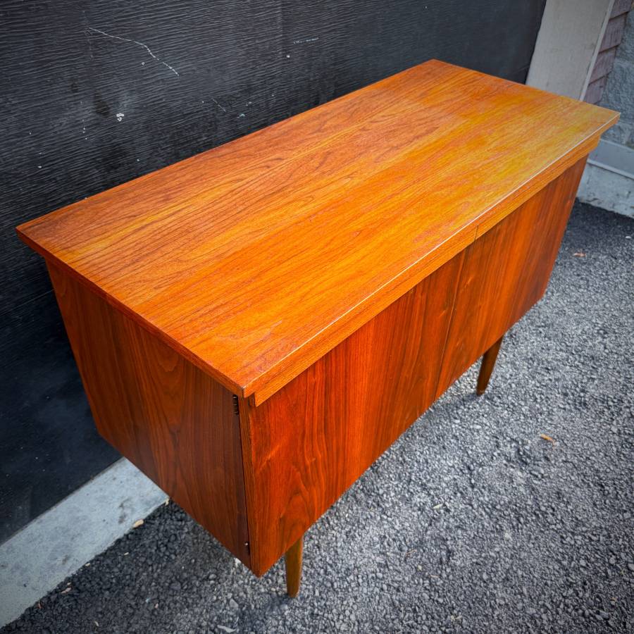 Honderich mid century modern walnut sideboard credenza — photograph 5 of 6