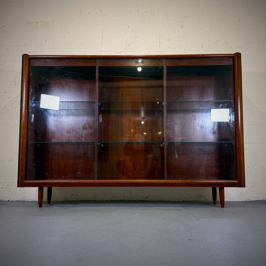 Mid century modern danish rosewood and glass cabinet with lights — photograph 7 of 7