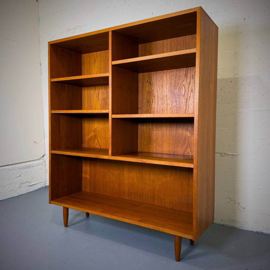 Stunning high quality danish modern teak shelving unit — photograph 2 of 6