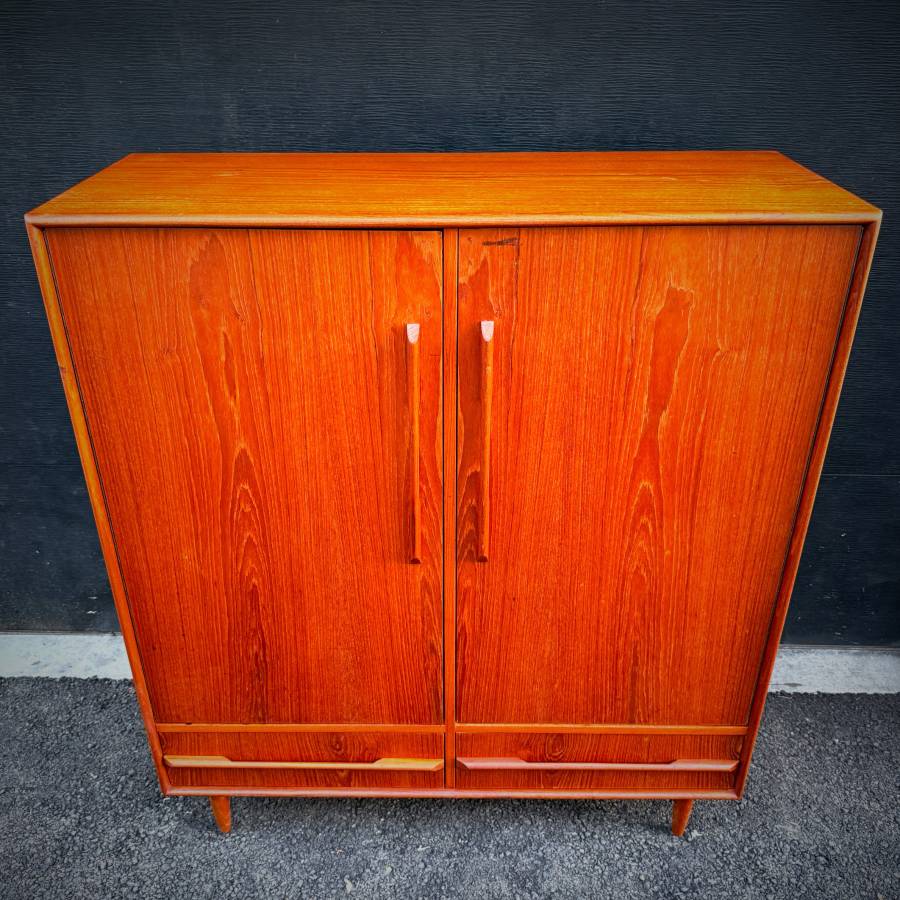 Mid century modern extra large teak wardrobe dresser — photograph 4 of 7