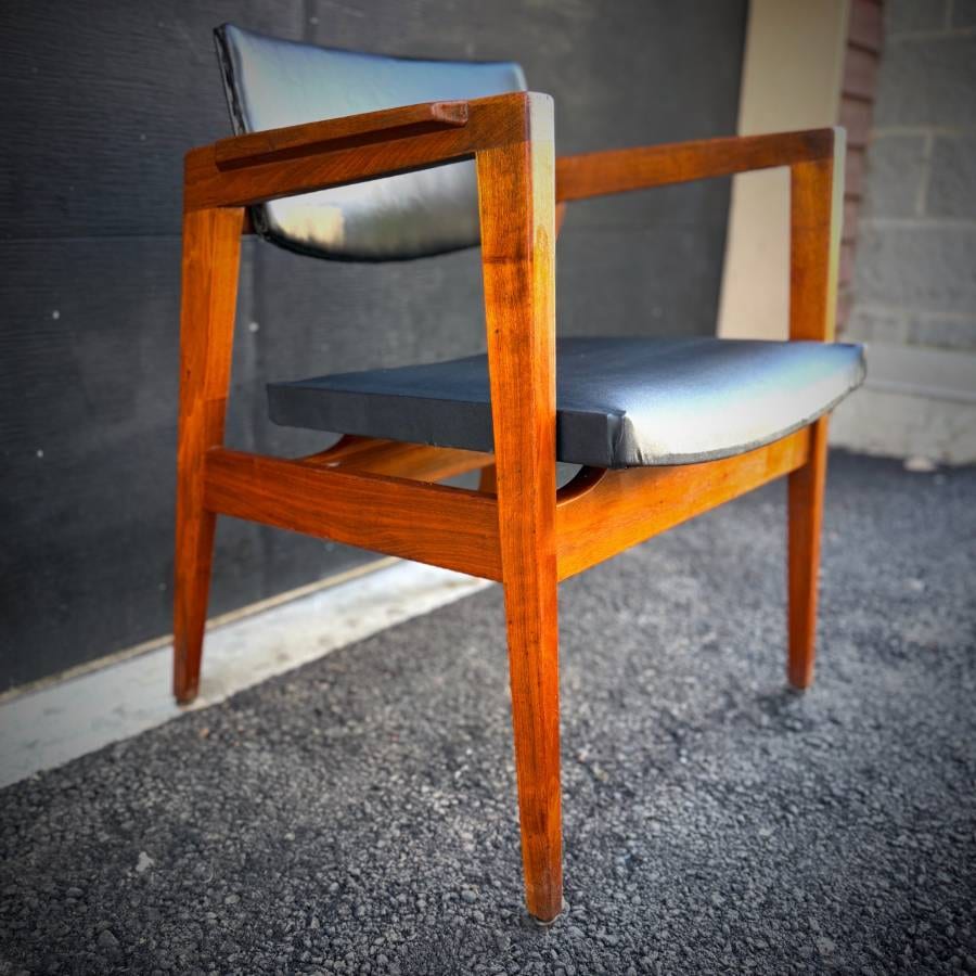 Mid century modern walnut occasional chair — photograph 3 of 6