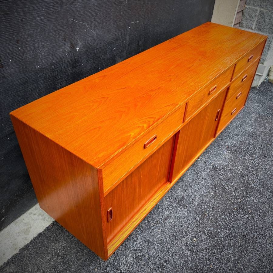 Mid century modern teak credenza — photograph 8 of 8