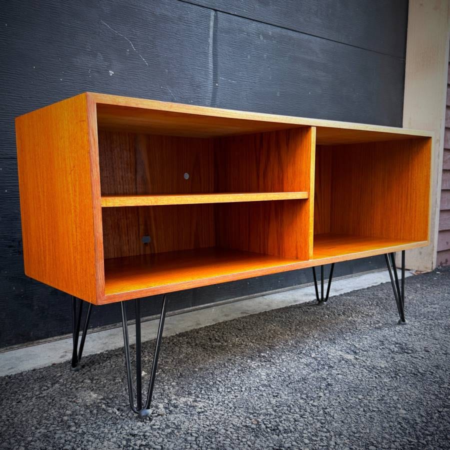 Mid century modern teak media stereo shelf — photograph 3 of 5