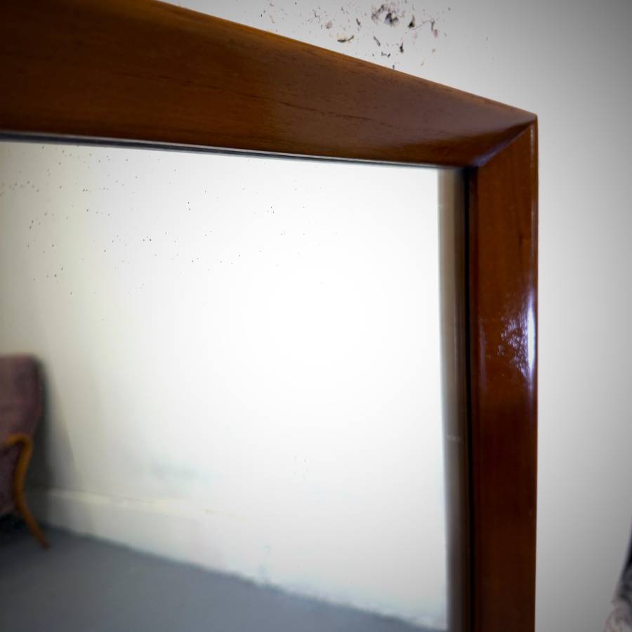 Beautiful mcm vintage thick walnut framed mirror — photograph 4 of 4