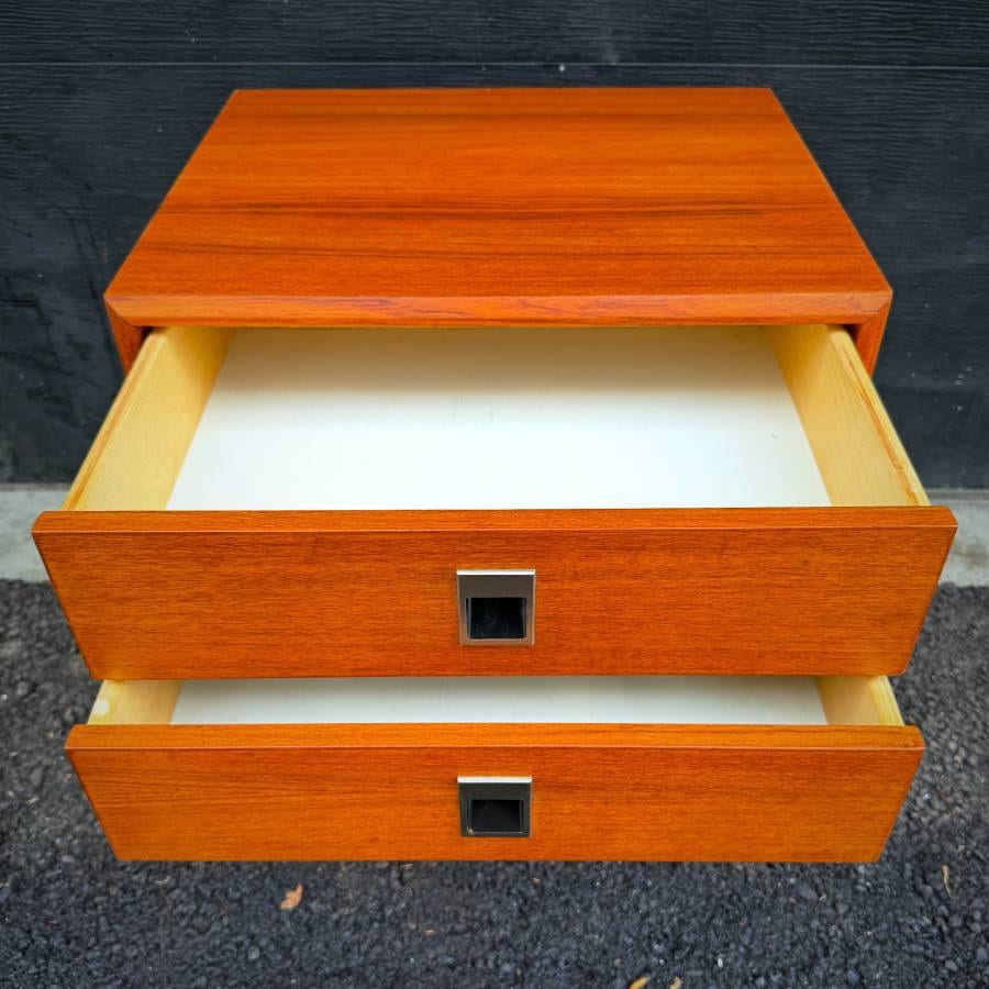 Mid century modern teak atomic two drawer nightstand — photograph 5 of 6