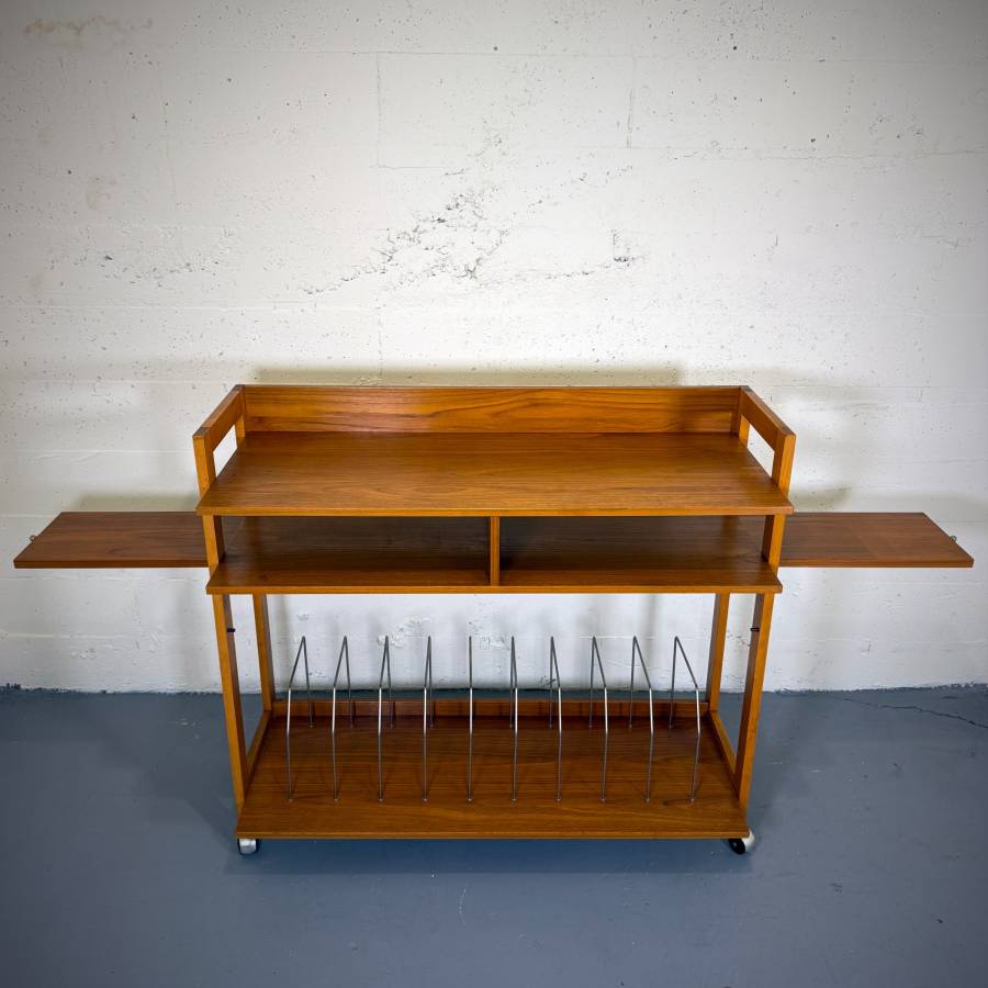 Mid century modern teak stereo LP cabinet — photograph 5 of 8