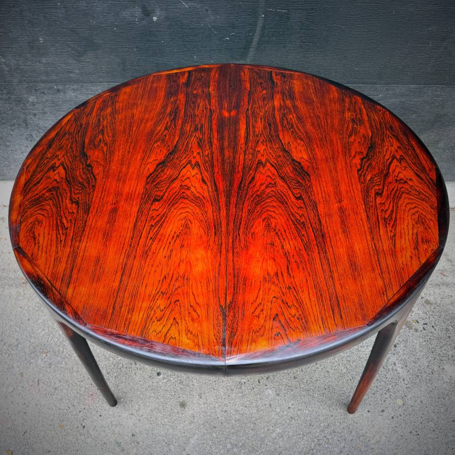 Beautiful danish modern rosewood dining table — photograph 8 of 11