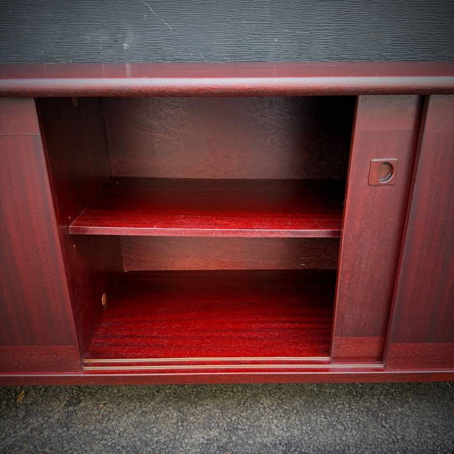 Mid century modern rosewood credenza — photograph 7 of 8