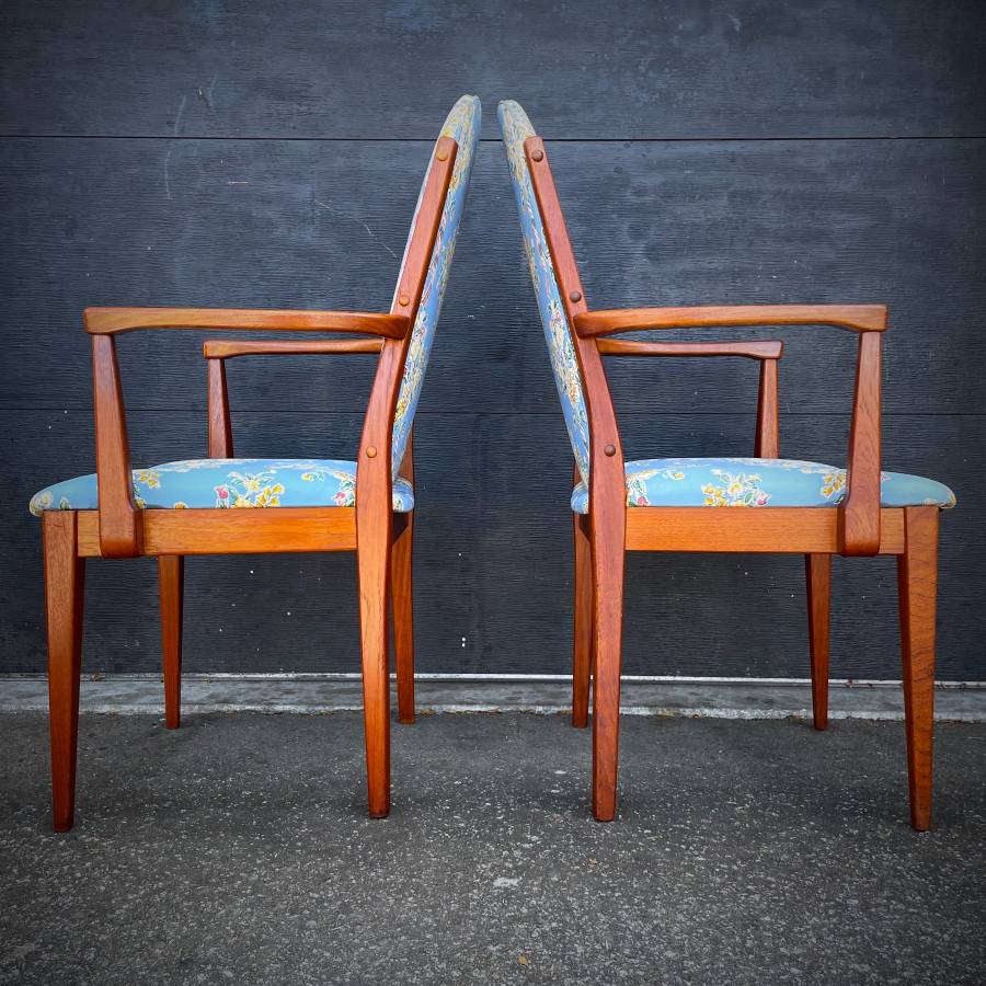 Pair of mid century modern teak arm chairs — photograph 5 of 8