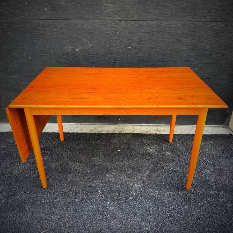 Beautiful danish modern teak dining table with extension — photograph 3 of 7