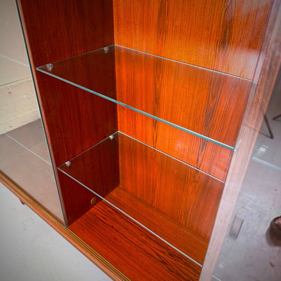 Mid century modern danish rosewood and glass cabinet with lights — photograph 4 of 7