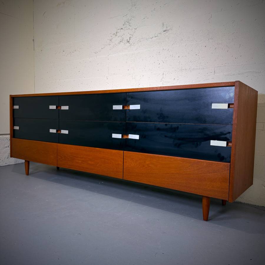 Mid century modern teak 9 drawer dresser — photograph 2 of 6