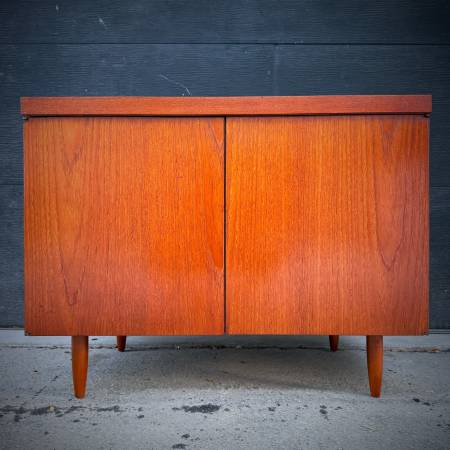 Mid century modern compact teak credenza
