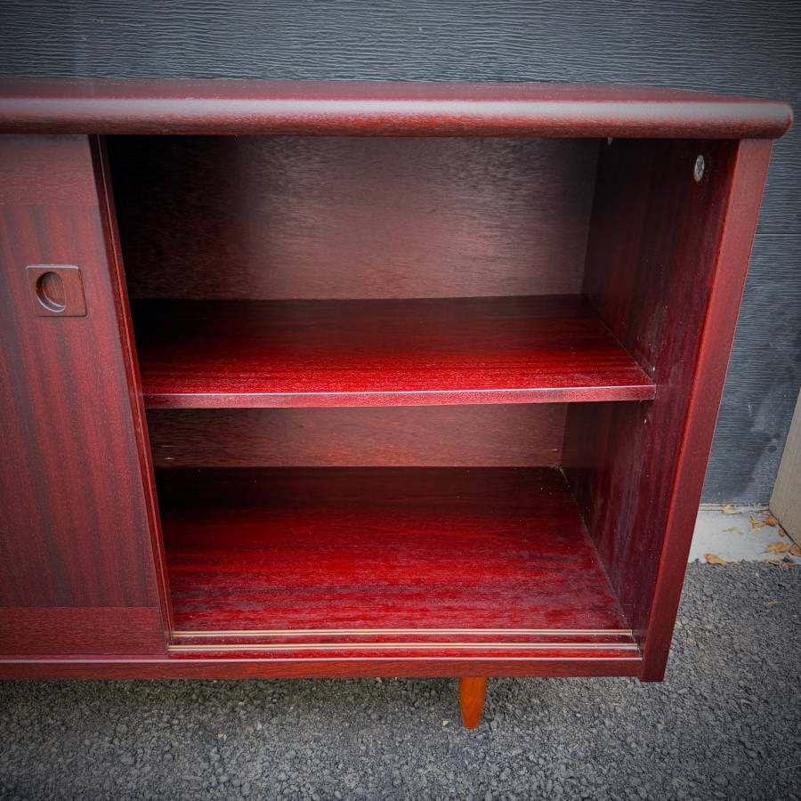 Mid century modern rosewood credenza — photograph 8 of 8