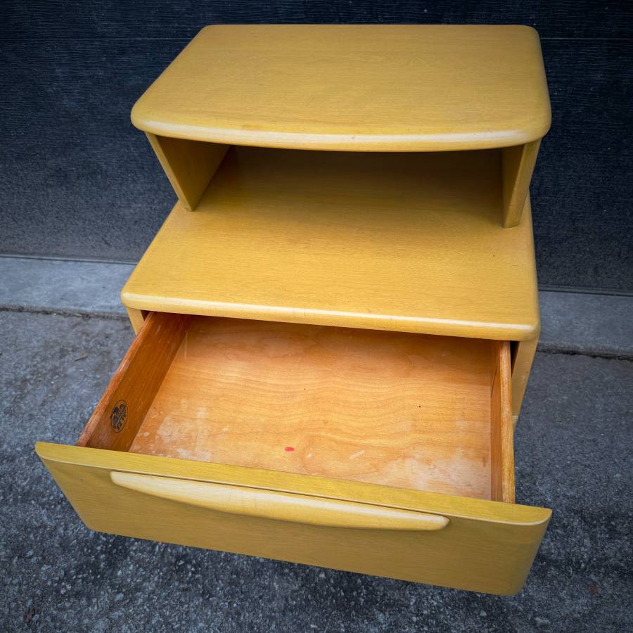 Heywood Wakefield Mid century modern Encore Nightstand — photograph 5 of 7