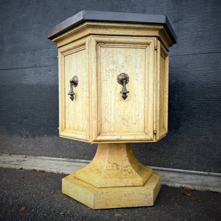 Italian mid century modern pedestal table