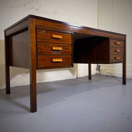 Stunning vintage mcm Scandinavian rosewood desk